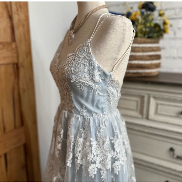 TLC Say Yes to the Prom! Lace Overlay Dress floral Satin blue Size S Pre-loved - Picture 4 of 16